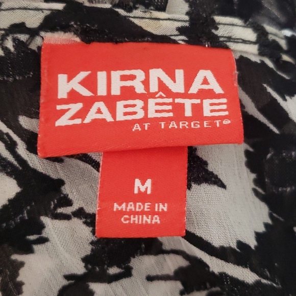 Sleeveless Blouse - Picture 4 of 4